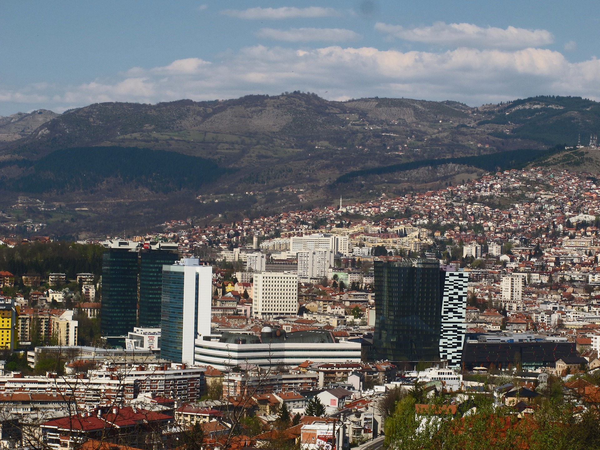 Sarajevo (foto di Adestuparu da Pixabay)