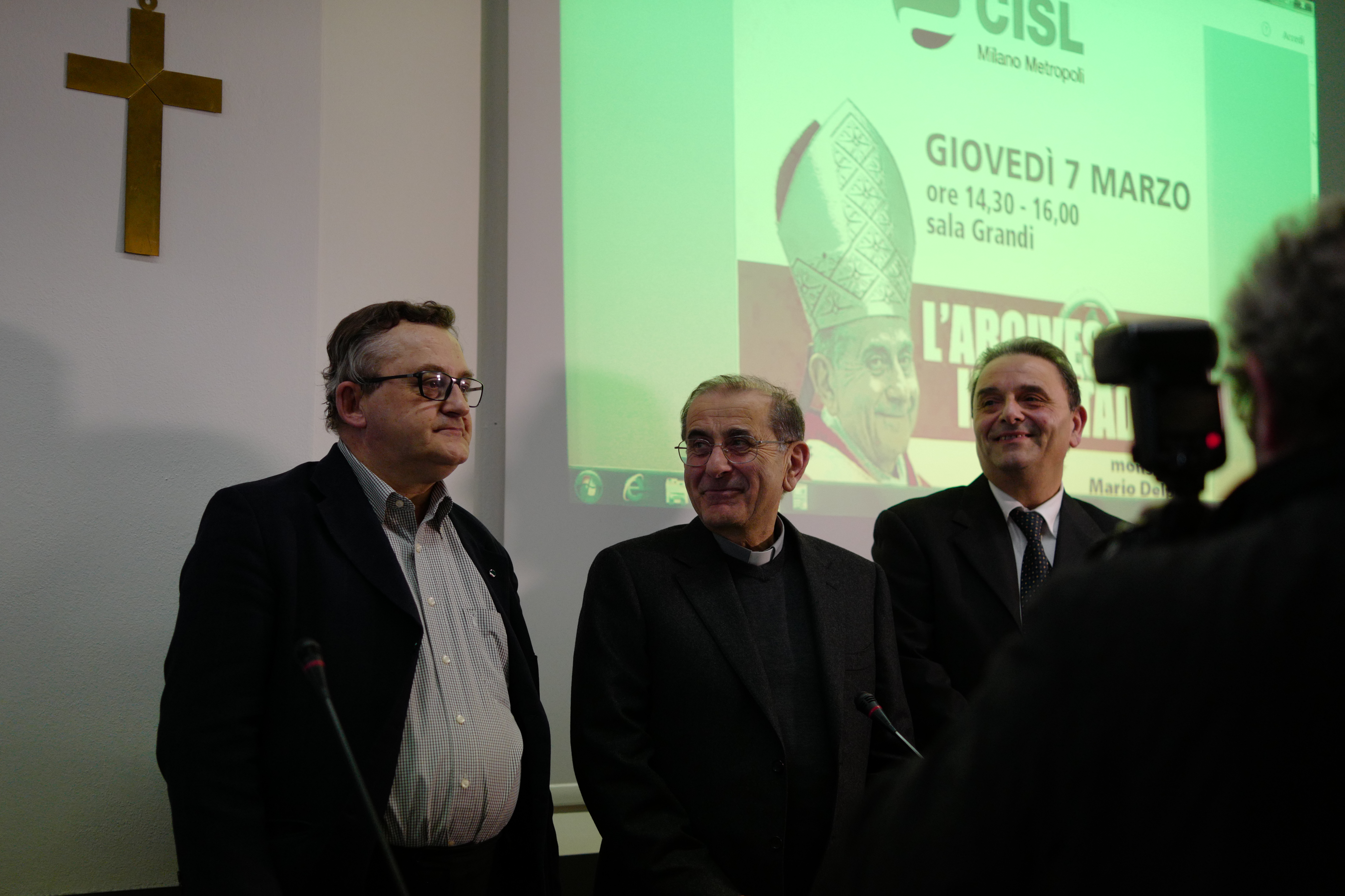 L'arcivescovo con Carlo Gerla (Cisl Milano) e Ugo Duci (Cisl Lombardia)